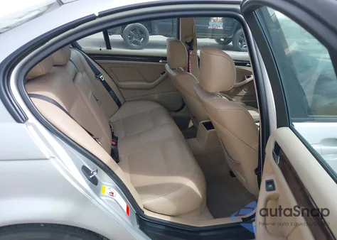 2003 BMW 325I z USA, uszkodzony, nr VIN WBAET37453NJ29623